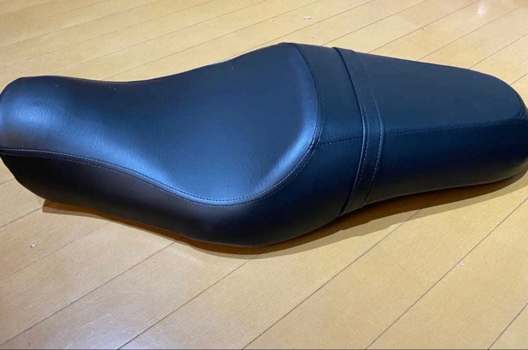 ハーレー　スポーツスター　883 シート