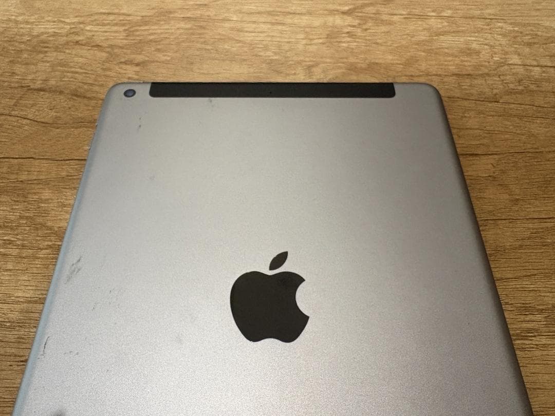 Apple iPad 第6世代 32GB スペースグレー Wi-Fiモデル