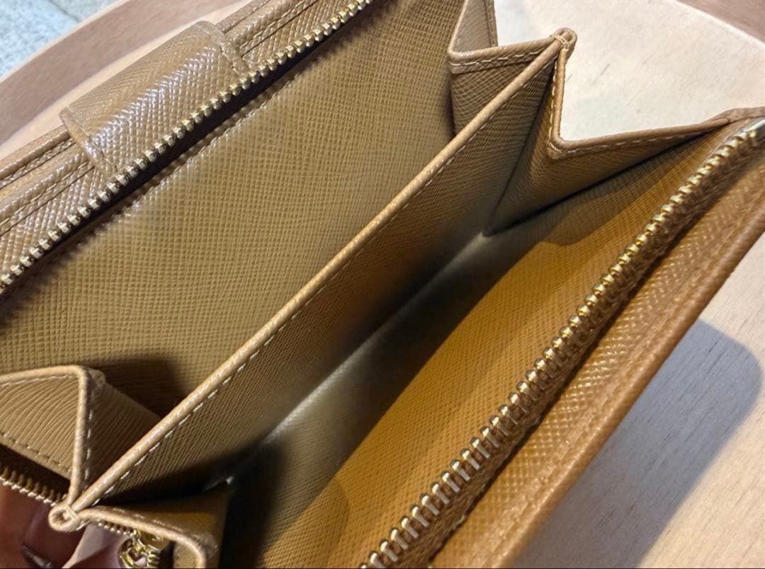 訳あり格安 PRADA プラダ 二つ折り財布 サフィアーノ キャメル 箱