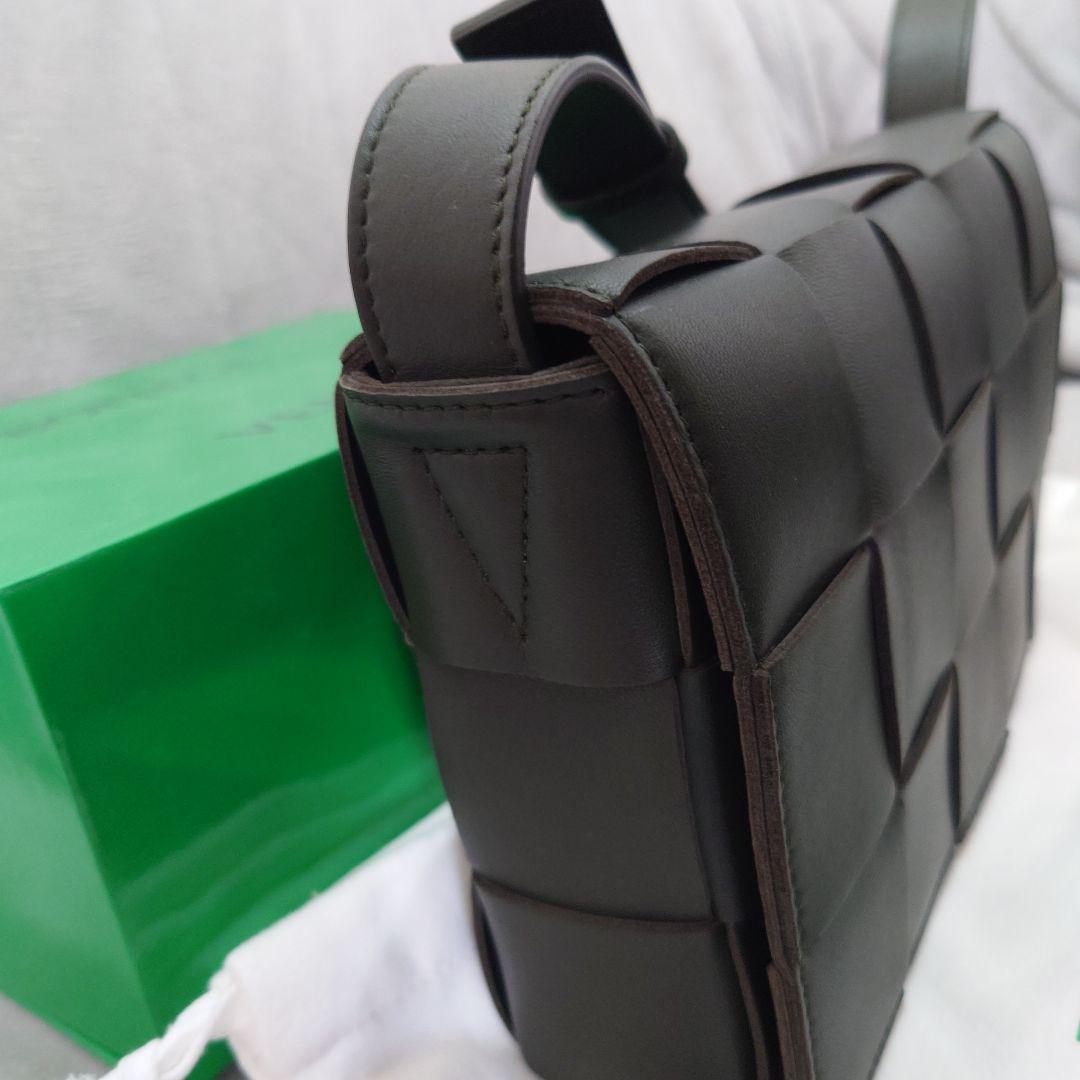 BOTTEGA ショルダーバッグ カーキ レザー