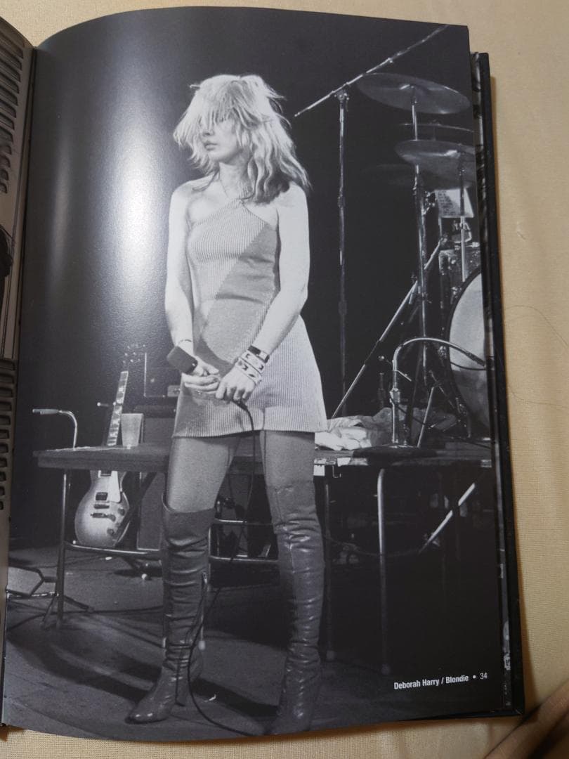 洋書 LEGENDS OF PUNK: Photos from the Vault