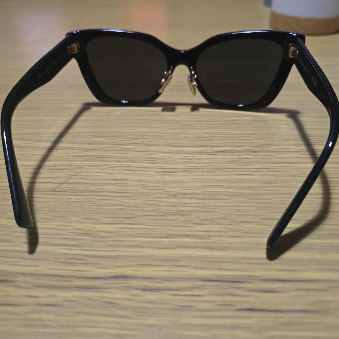 うちはプレミア生産終了モデルMiu Miu 　サングラス ブラック