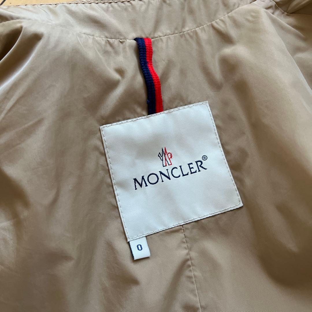 MONCLERベージュ フード付きロングコート