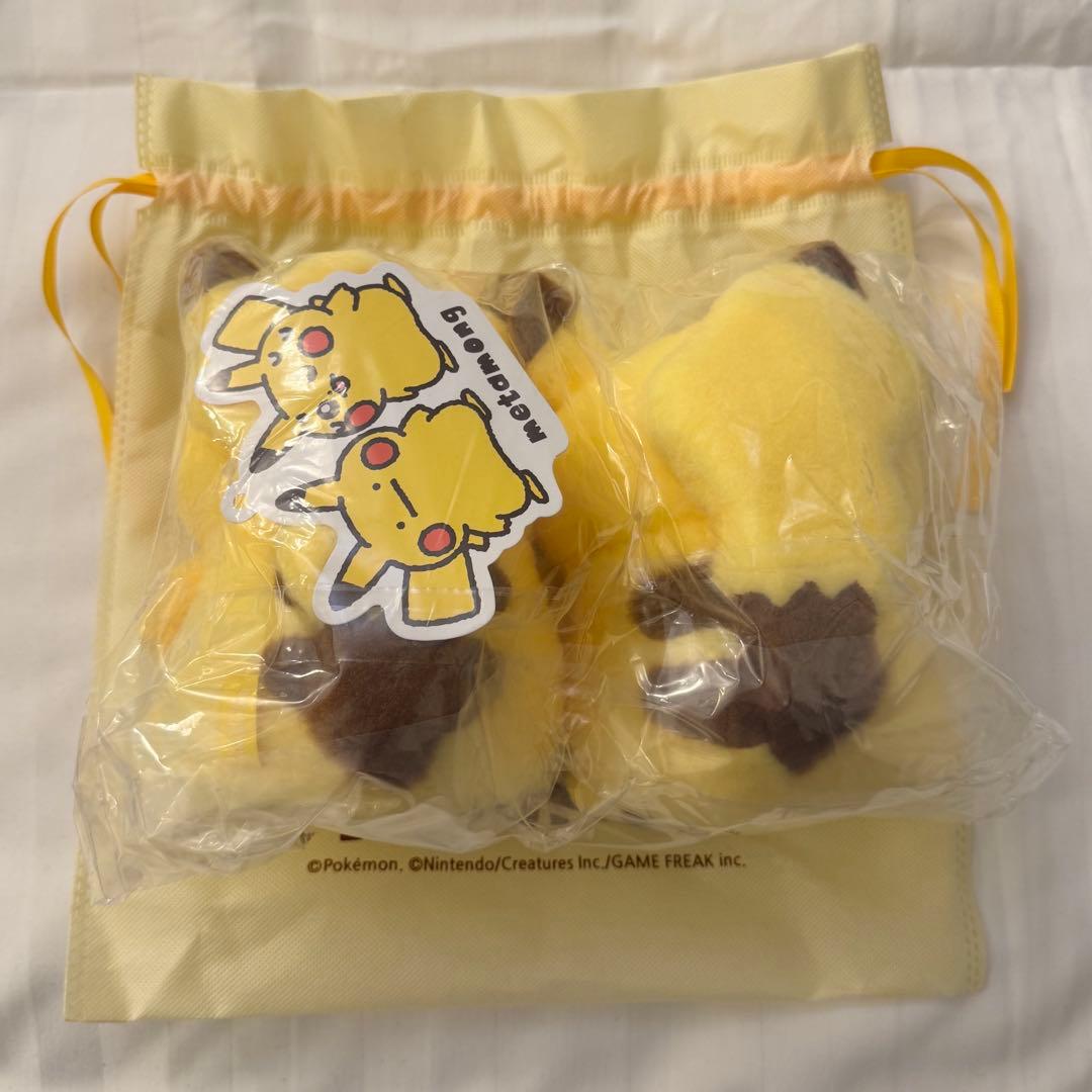 韓国限定 メタモンは変身中　ピカチュウ　メタモン　ぬいぐるみ