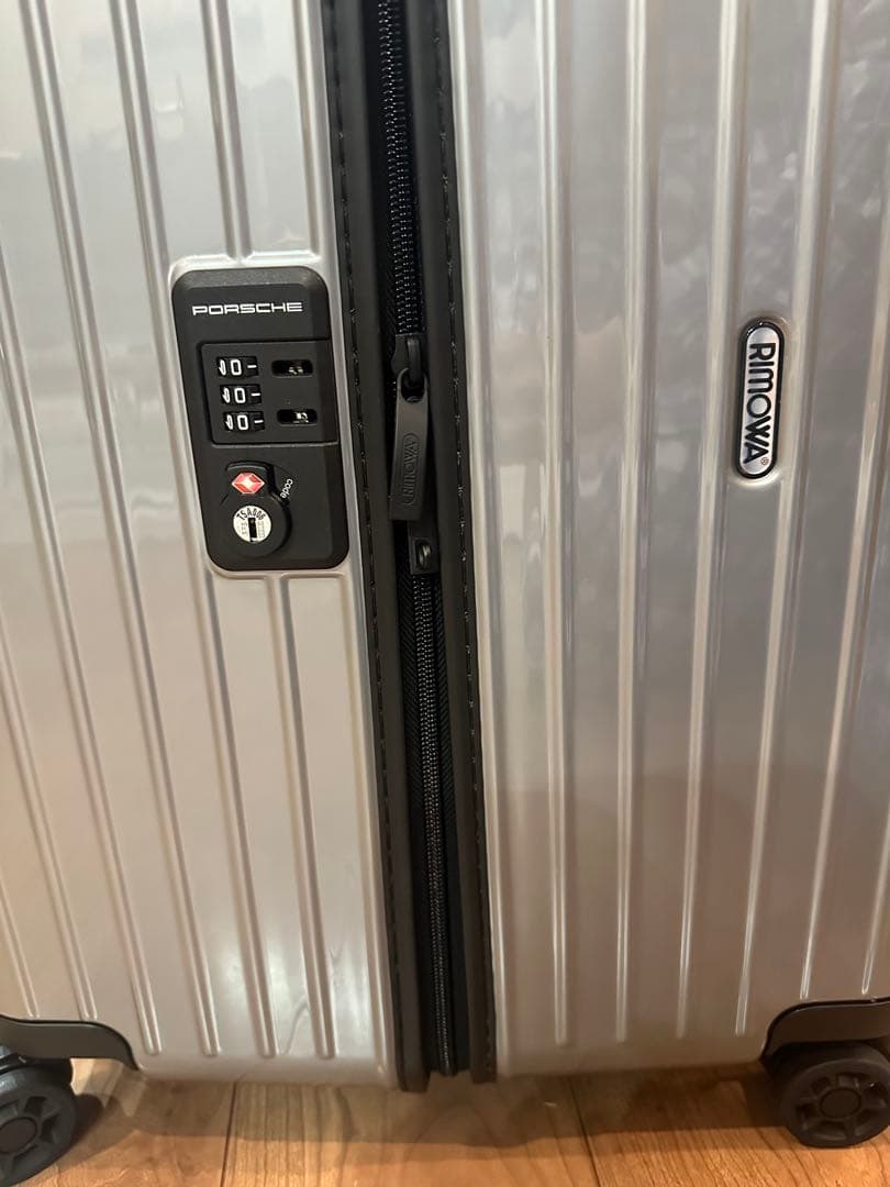 Yyさま専用　PORSCHE　RIMOWA　スーツケース　４輪　シルバー　７４Ｌ