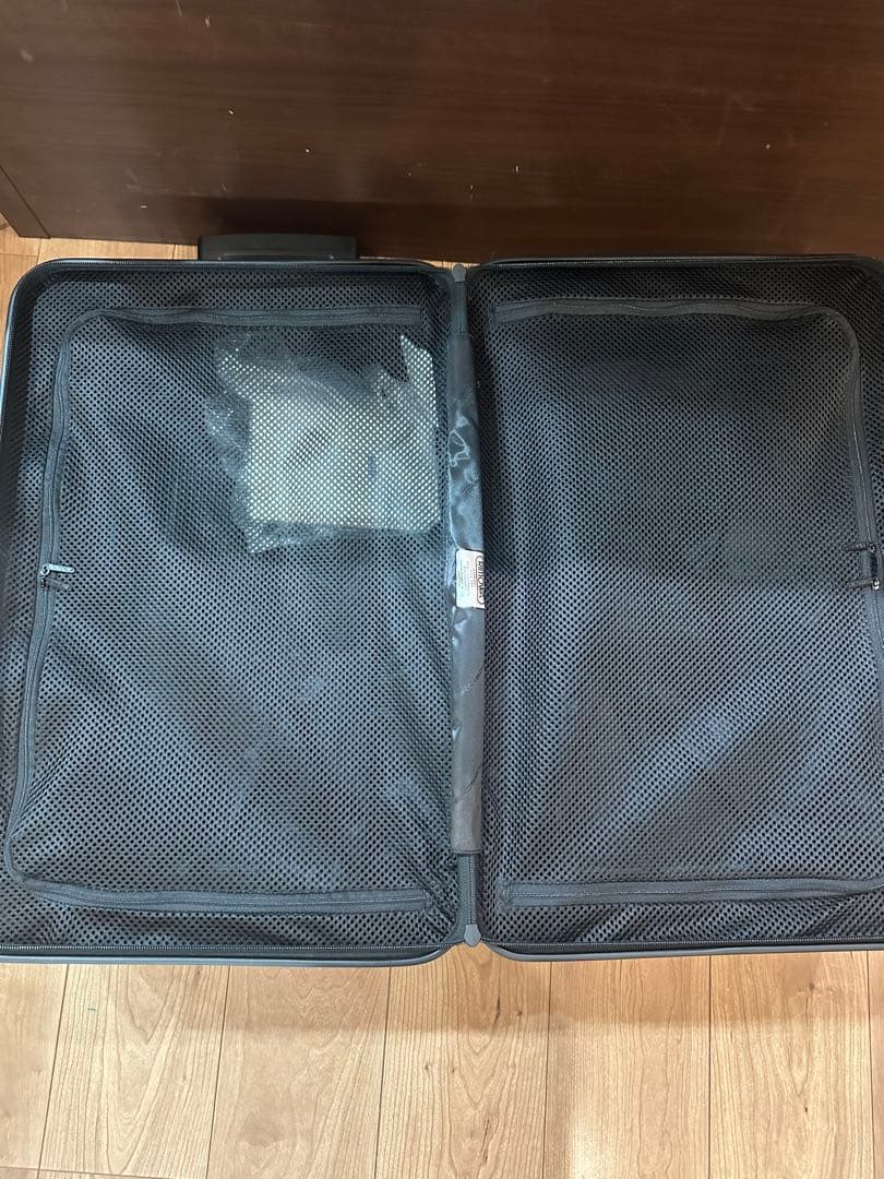 Yyさま専用　PORSCHE　RIMOWA　スーツケース　４輪　シルバー　７４Ｌ