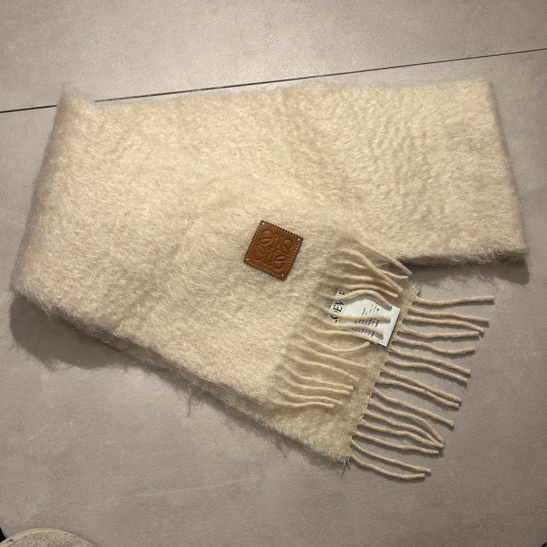 LOEWE ロエベ ホワイトマフラー フリンジ付き
