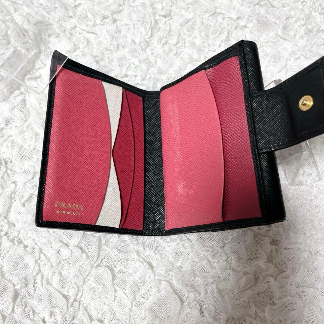 PRADA ブラック 二つ折り財布　ゴールド　ピンク　バイカラー　コンパクト