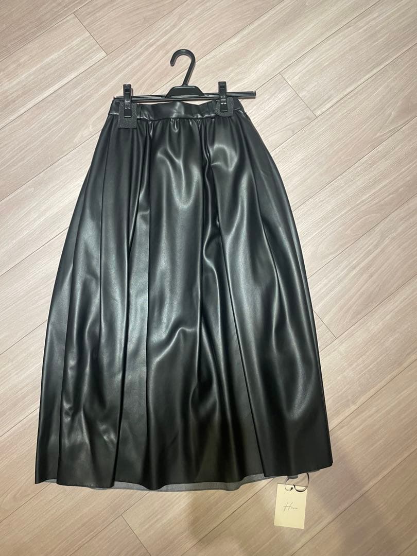 ⭐️新品未使用⭐️Heve Tuck Flare Leatherスカート