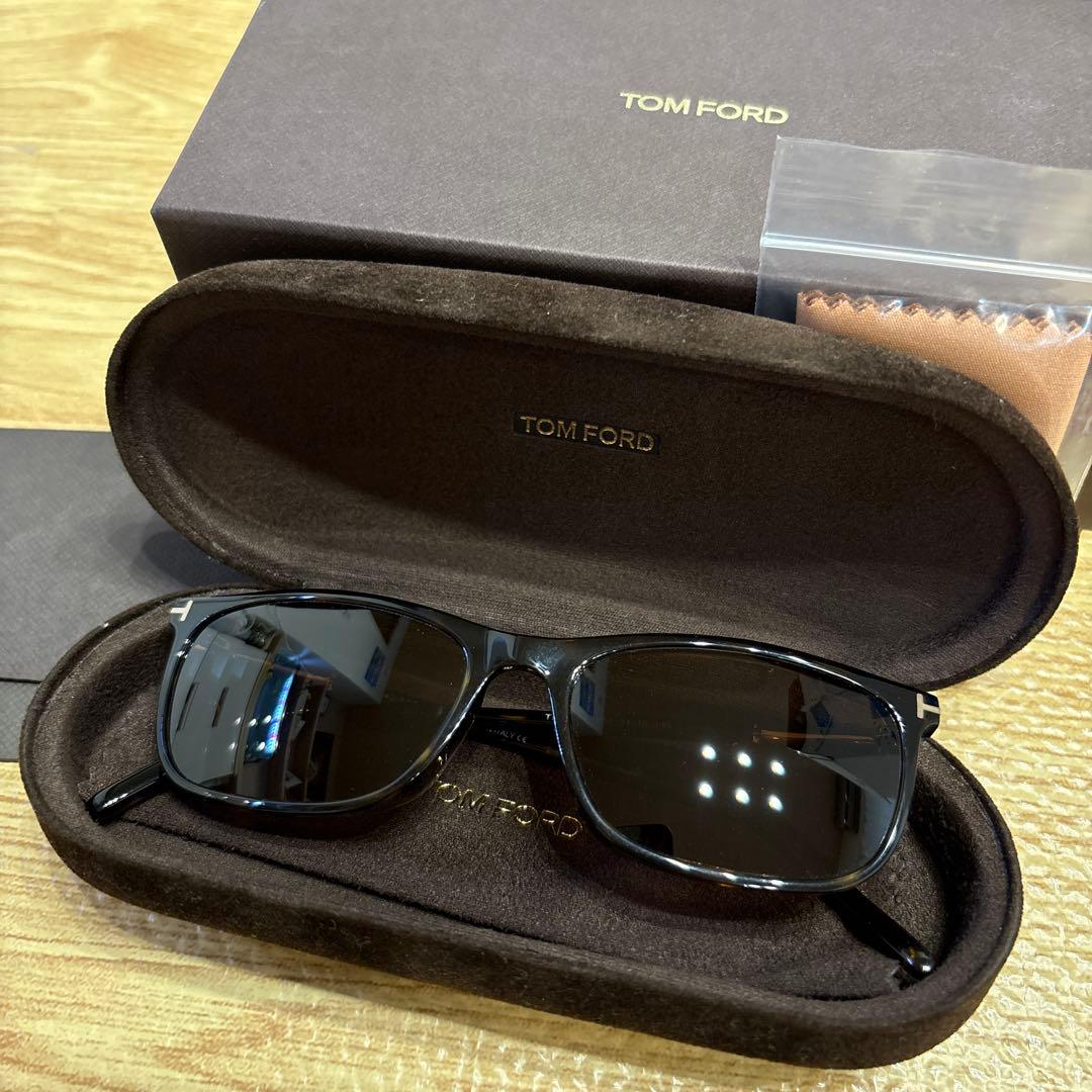 佐藤　TOM FORD べっ甲サングラス