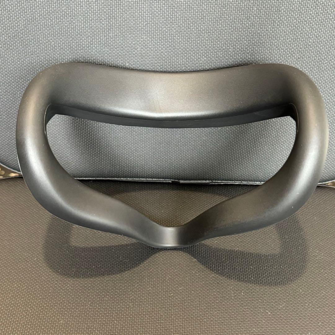 その他  Quest 2 128GB VR + Elite Strap Case