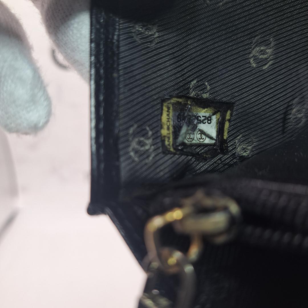 訳あり・美品　CHANEL　ココボタン　コンパクト折り財布　ブラック　財布