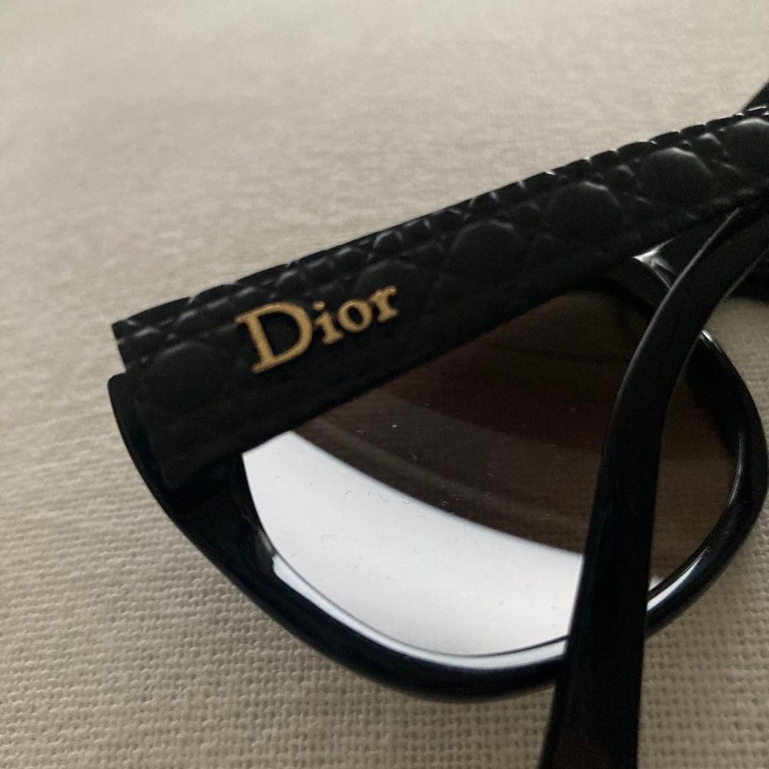 Dior ブラックサングラス