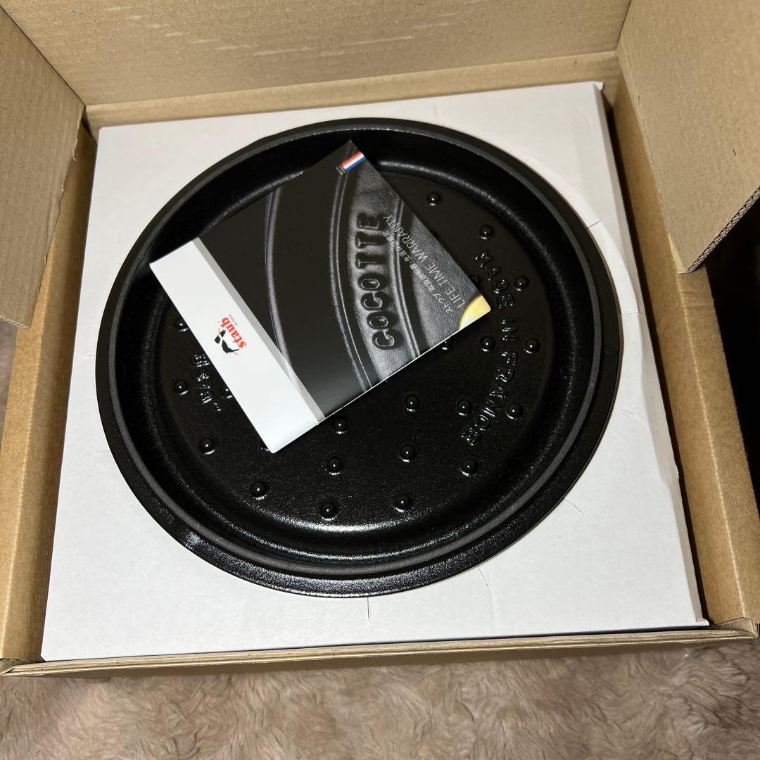 【新品】staub ストウブ 「ピコ ココット ラウンド ブラック 22cm」