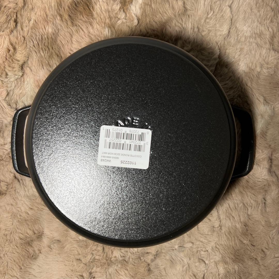 【新品】staub ストウブ 「ピコ ココット ラウンド ブラック 22cm」