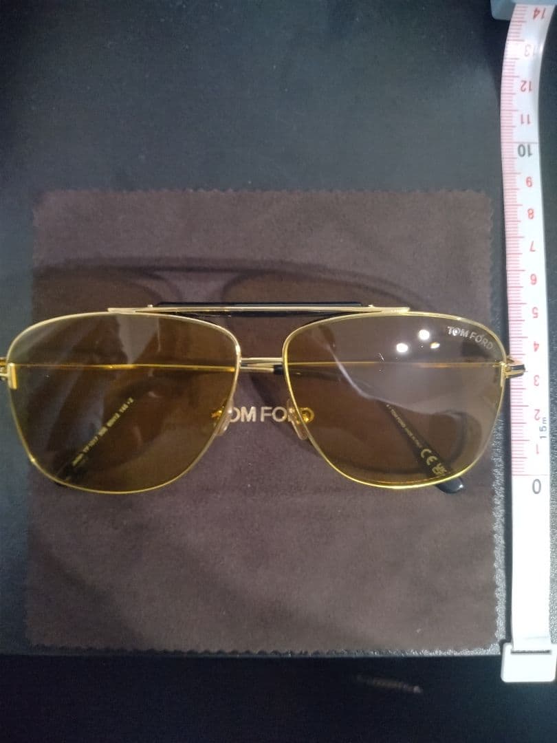 TOM FORD ティアドロップサングラス
