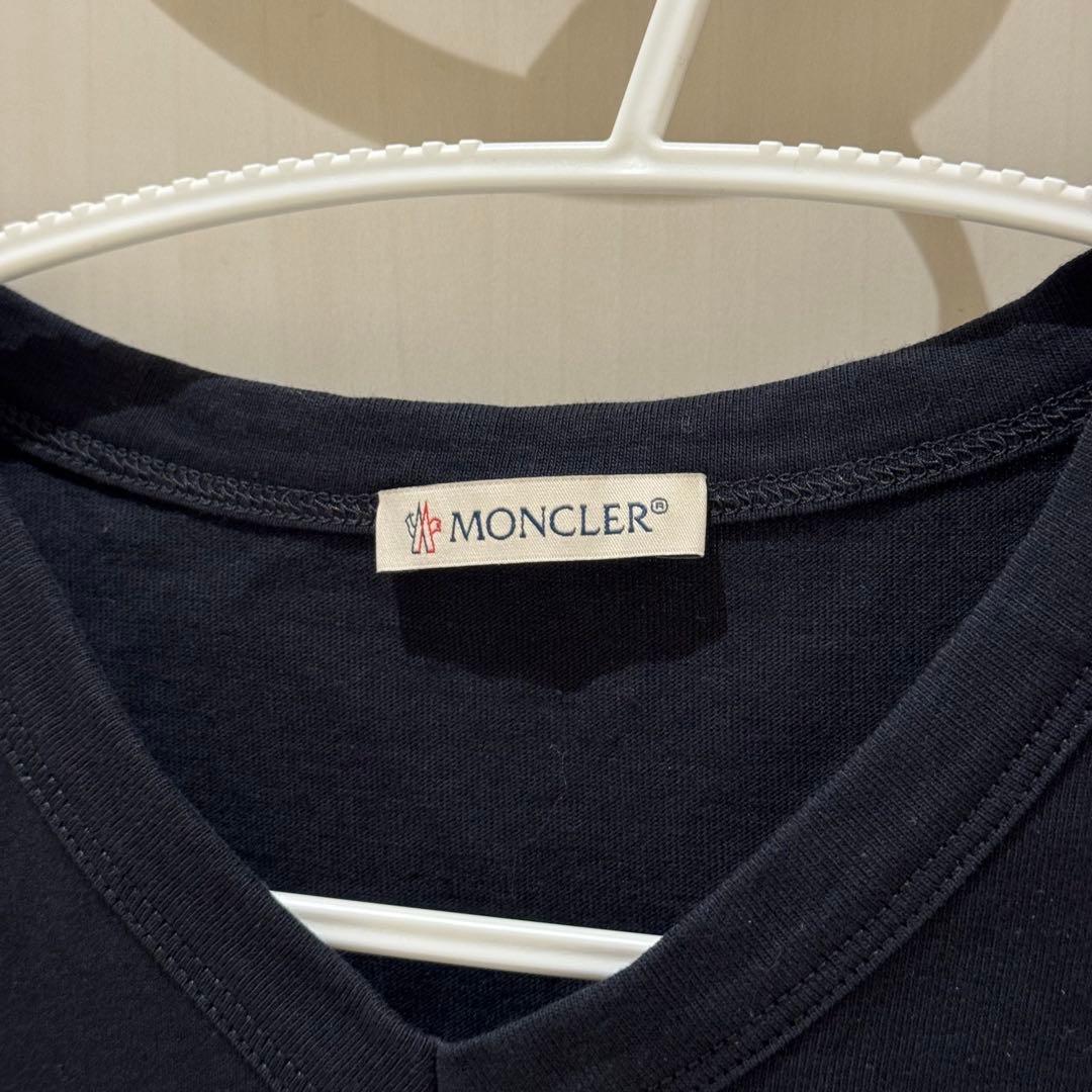 【あんしん鑑定可】MONCLERモンクレール デカロゴVネックTシャツ紺 正規品