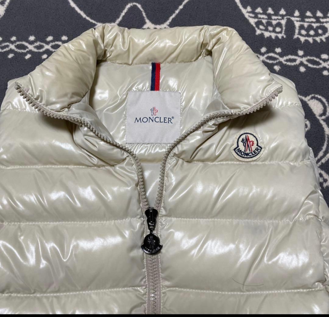 MONCLER オフホワイトダウンベスト