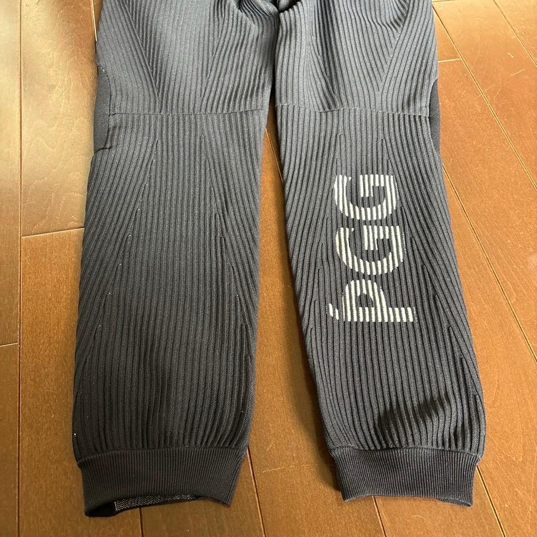 専用です。パーリーゲイツPGGポリエステルヤーンブラックパンツサイズ5