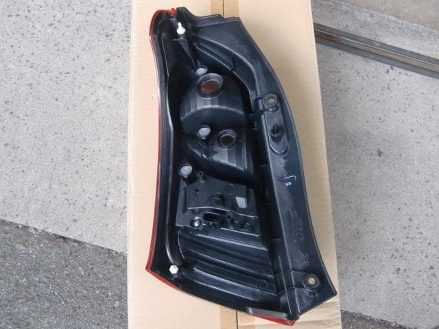 Aug．　アルトエコ　HA35S　右テールランプ