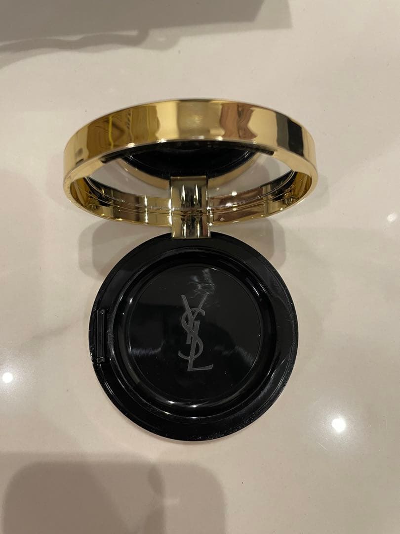 【限定ケース】YSL ラディアントタッチグロウパクト BR10【サンプル付き】