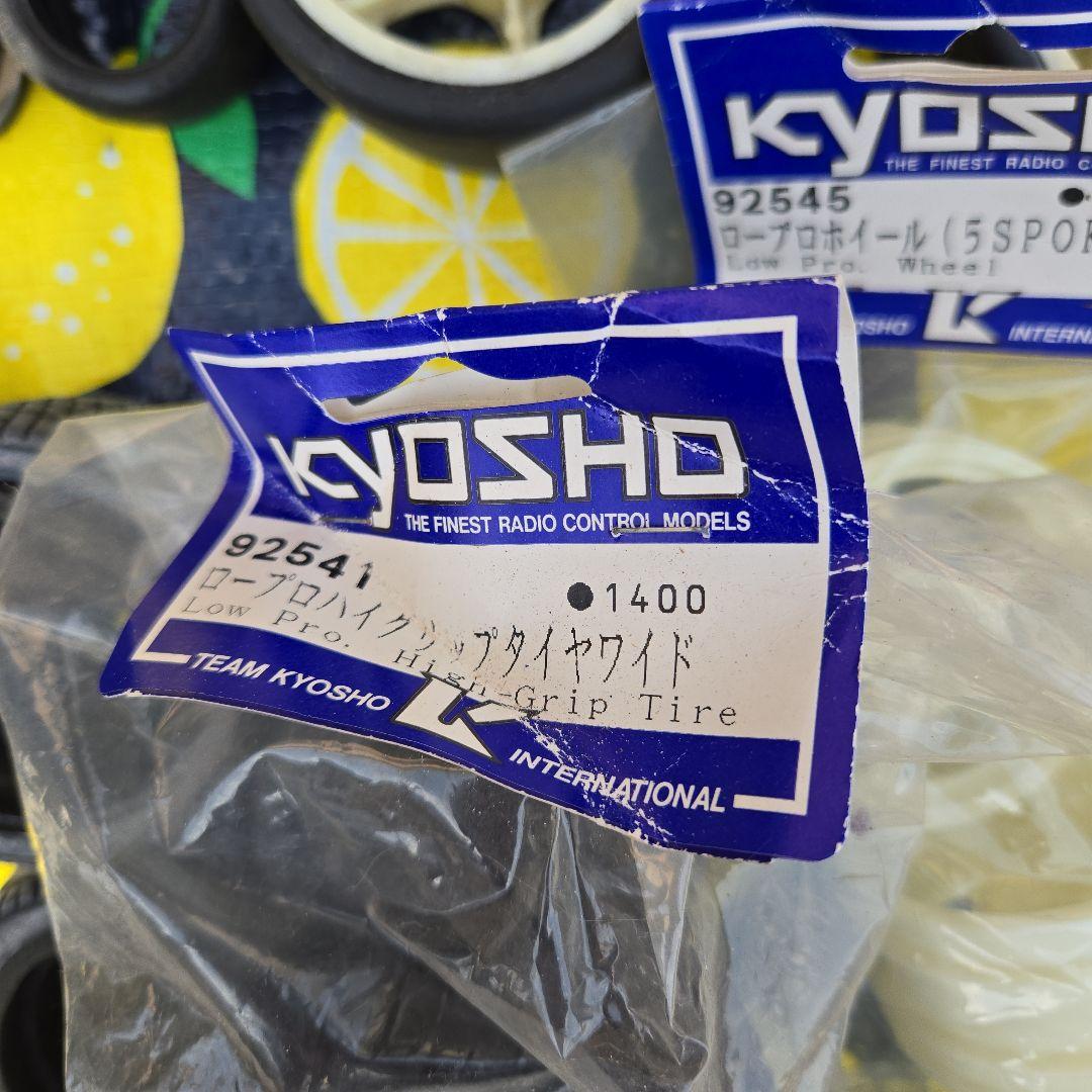 C*y様 KYOSHO タミヤ RCカー用ホイールとタイヤセット