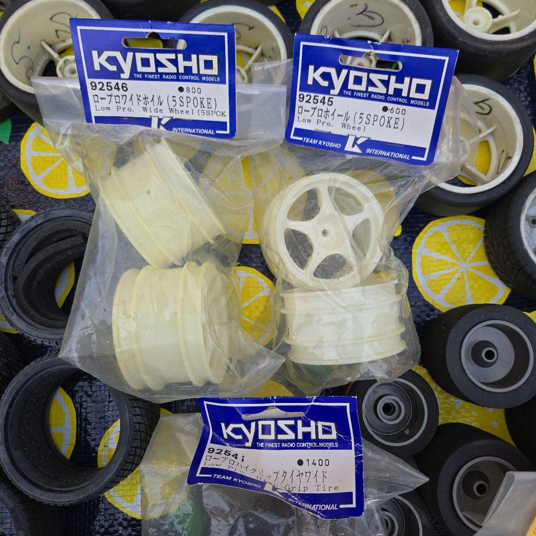 C*y様 KYOSHO タミヤ RCカー用ホイールとタイヤセット