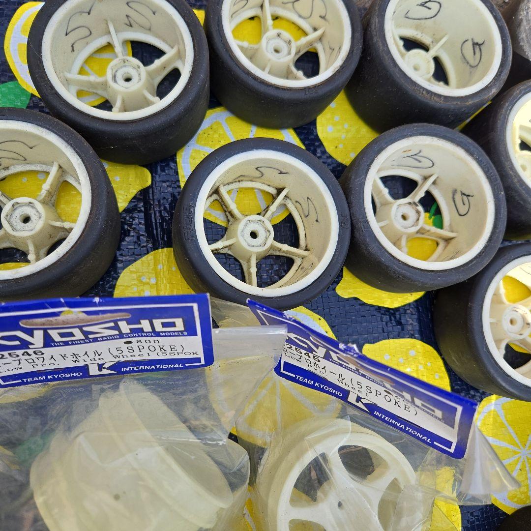 C*y様 KYOSHO タミヤ RCカー用ホイールとタイヤセット