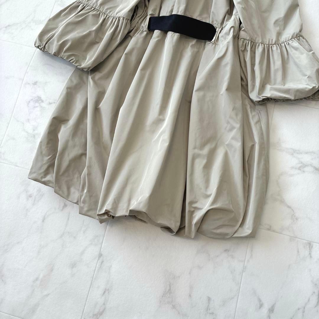 美品 CH CAROLINA HERRERA バルーンコート M相当 リボン