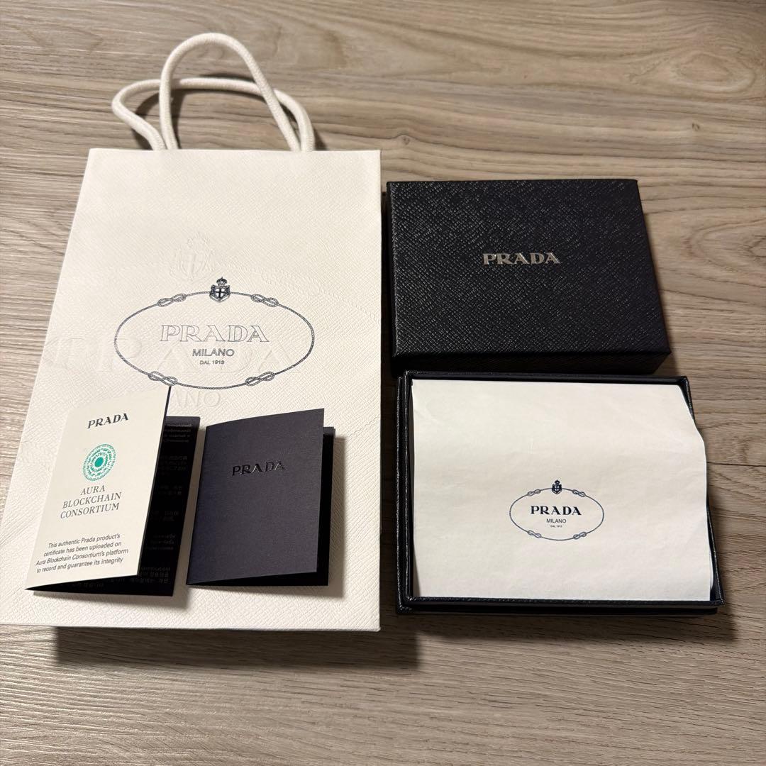 PRADA 財布 三つ折り