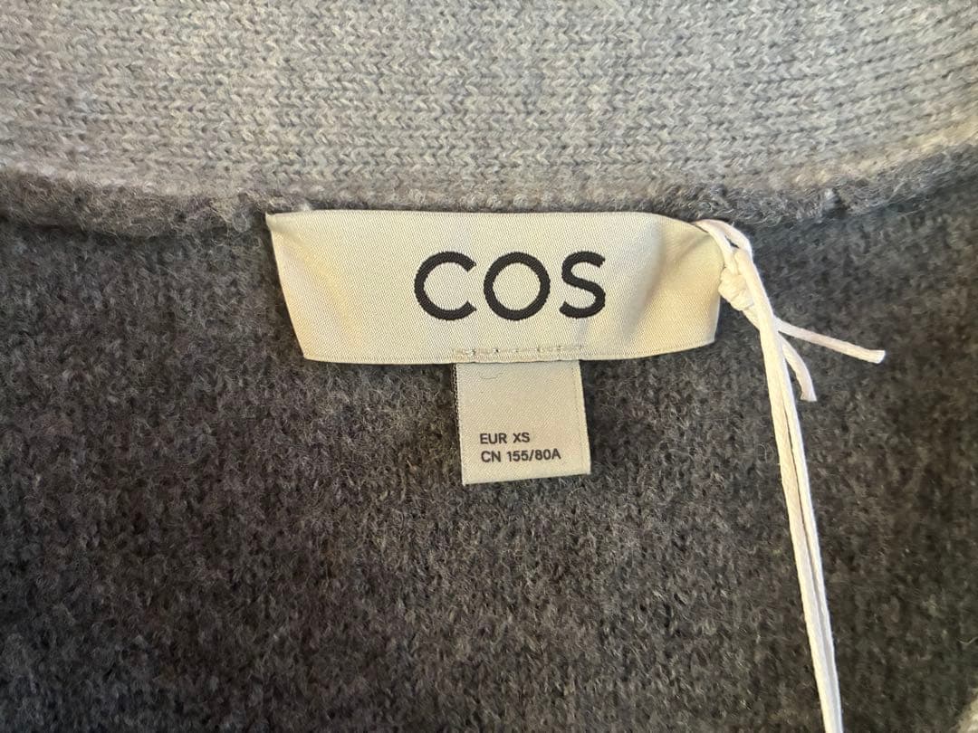 新品COSコスVネックカーディガンXSグレー