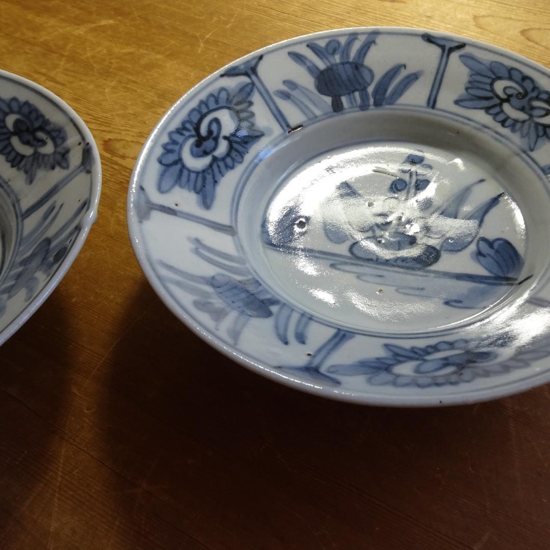 染付け　中皿　２つ　直径：17.5cm　1つに直しあります。　唐物　中国古玩？