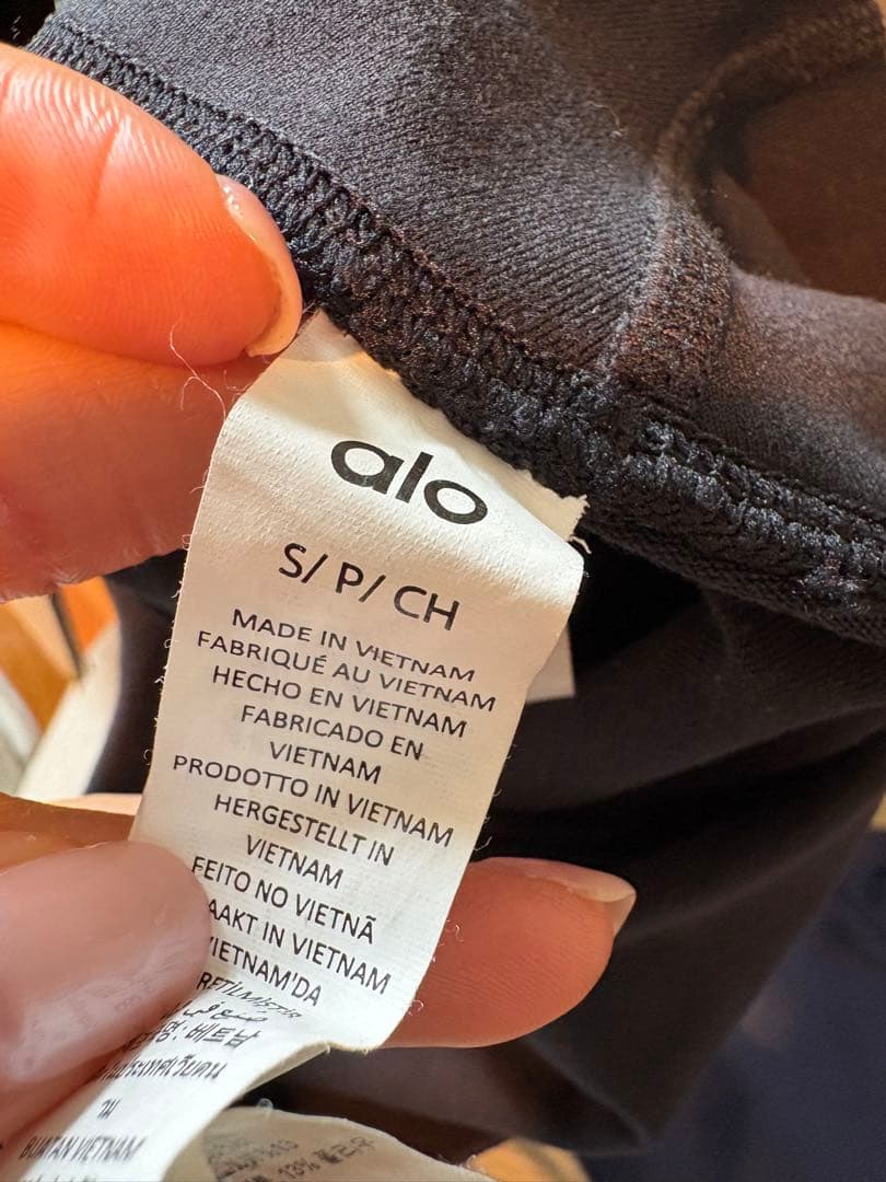 alo yoga レギンス