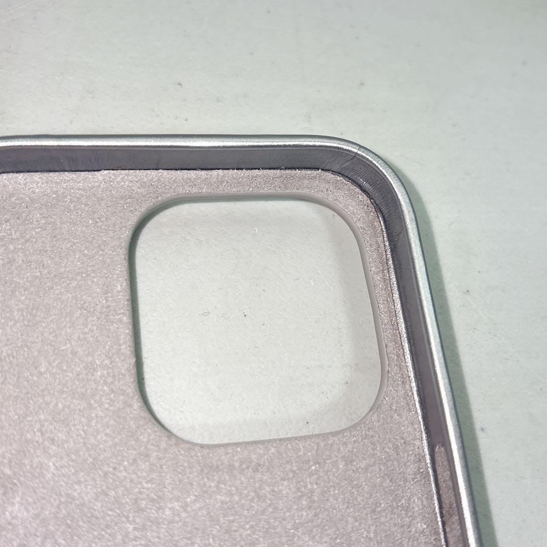 iPhoneアクセサリー Urban The Puffer Case chrome 16Pro