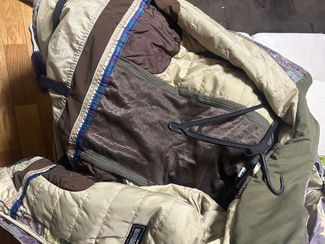 Burton スノーボードウェア 大きめのSサイズ マルチカラー