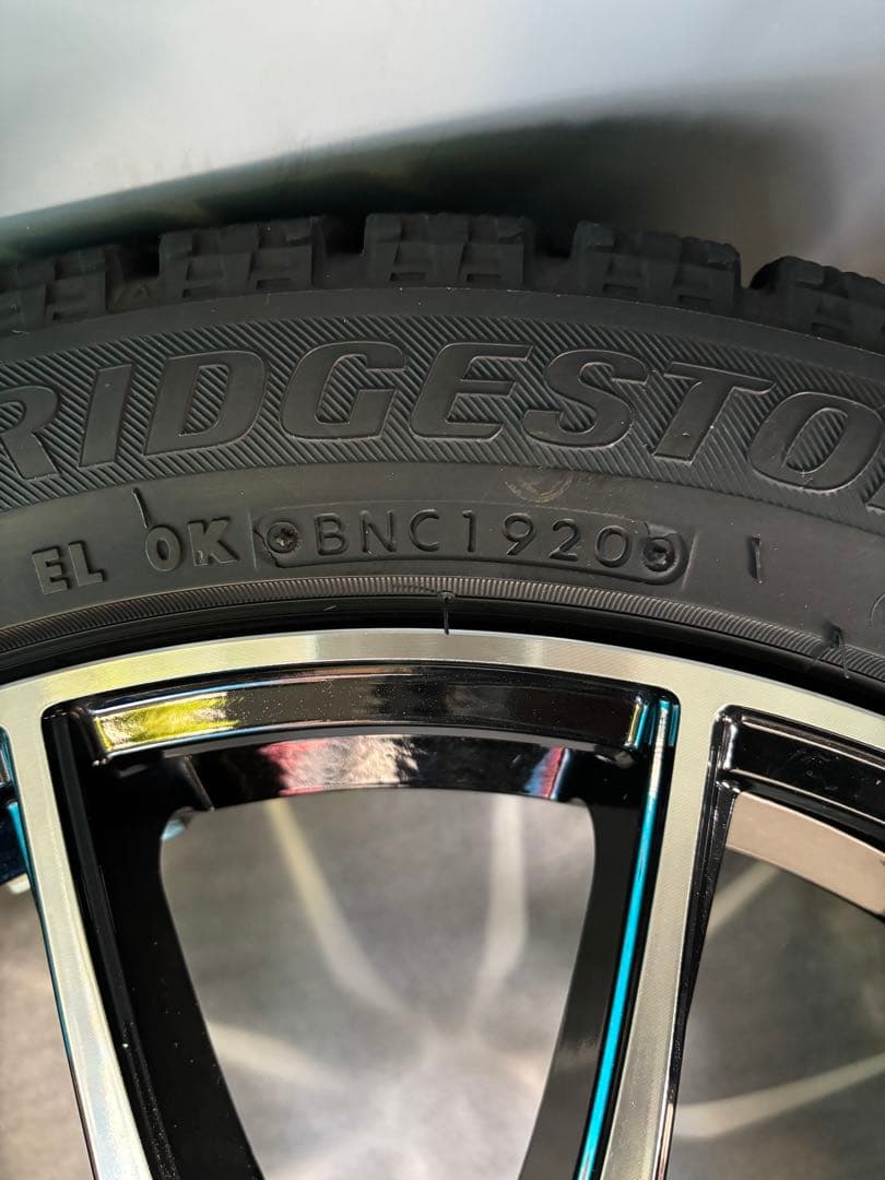 17インチ スタッドレスタイヤ ホイールセット　215/45 R17 87S