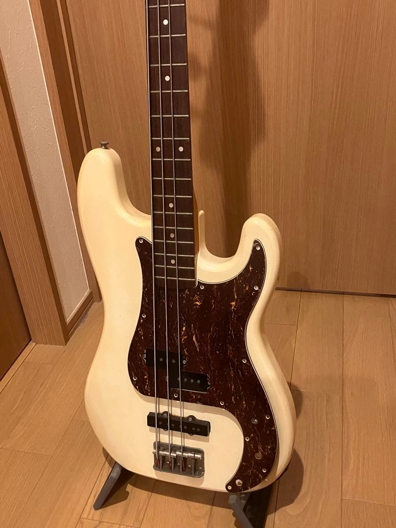 プレシジョンベース型エレキベース