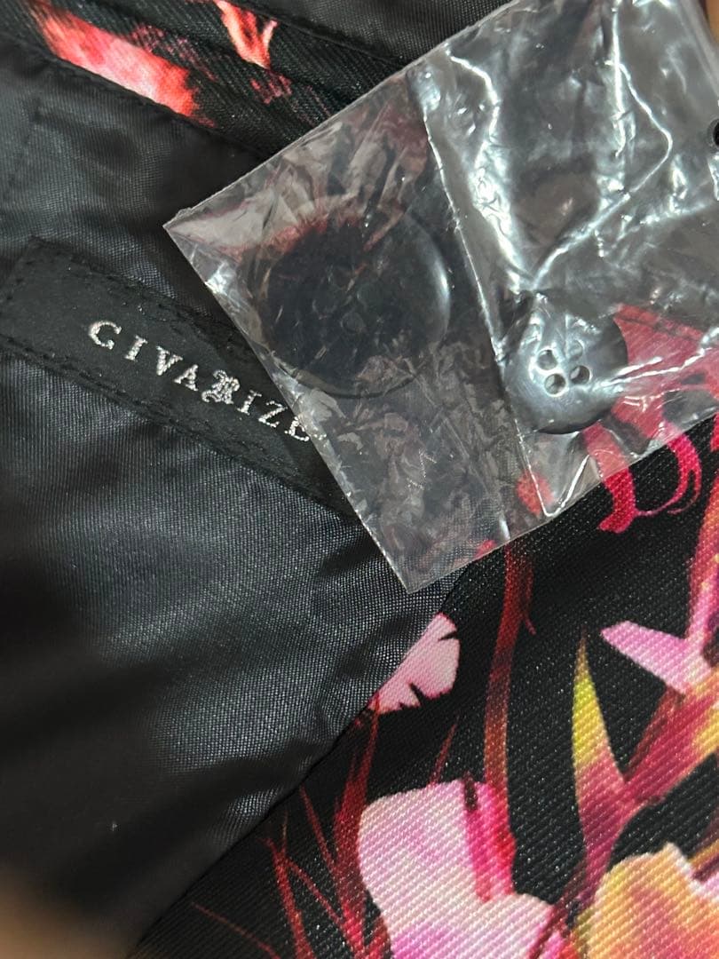 CIVARIZE 花柄 テーラード 44 美品 総柄 細身 人気