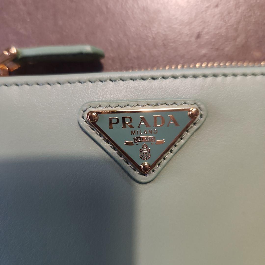 ⭐*︎様 本日23時までの価格PRADA 二つ折り財布 ミントグリーン