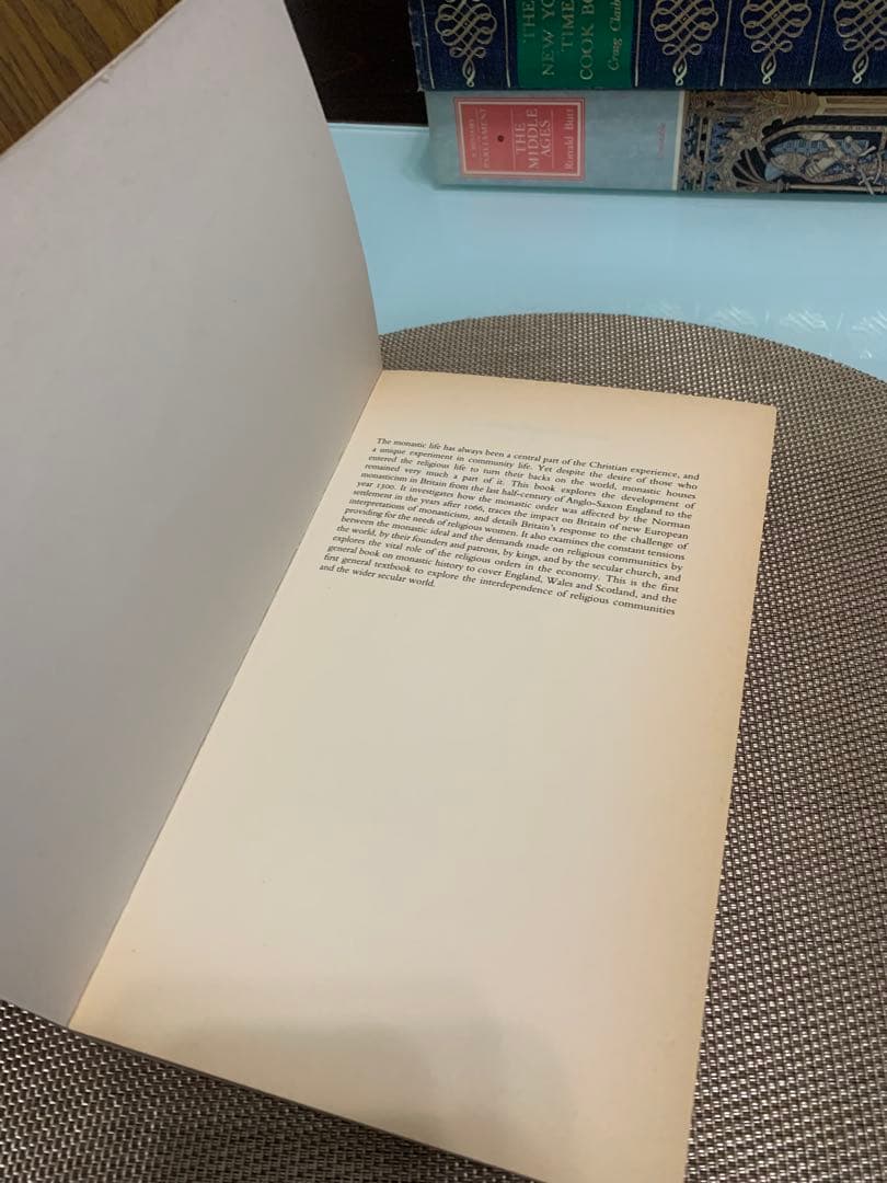 洋書 Monastic and Religious Orders in Britain