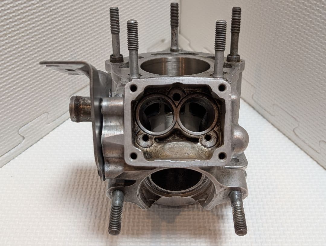 スズキ RGV250ガンマ VJ22A シリンダー①