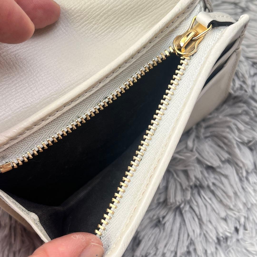良品✨GUCCI GGスプリーム　ホワイト　折り財布　 ホースビット　レディース