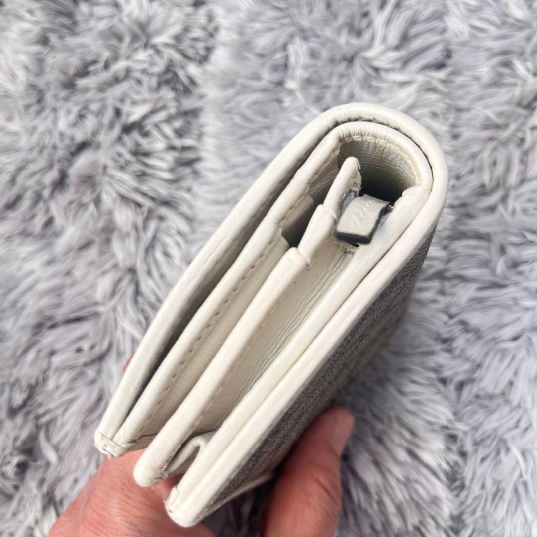 良品✨GUCCI GGスプリーム　ホワイト　折り財布　 ホースビット　レディース