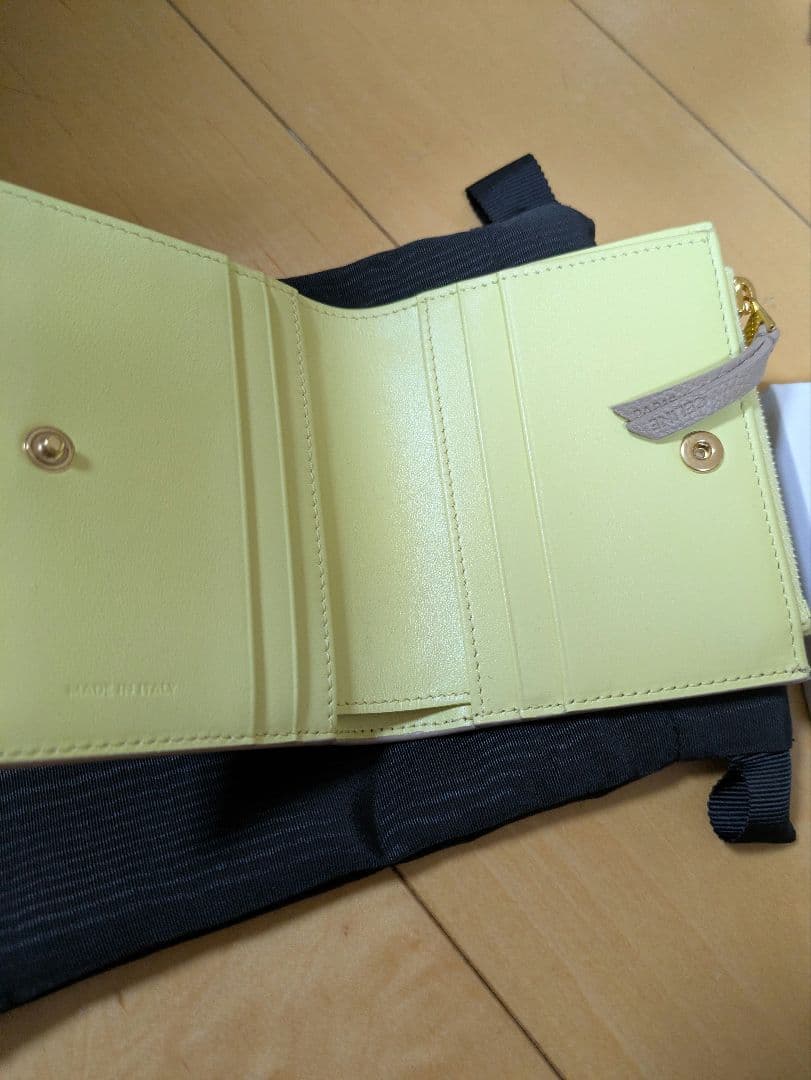 CELINE ベージュ 二つ折り財布 保存袋付き
