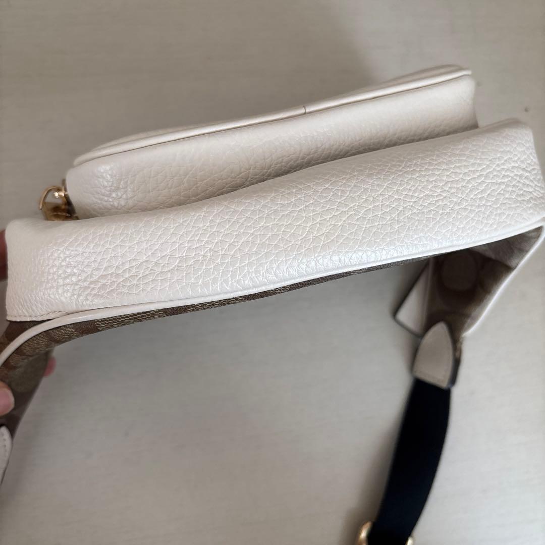 COACH ボディバッグ・ウエストポーチ ブラウン・ホワイト