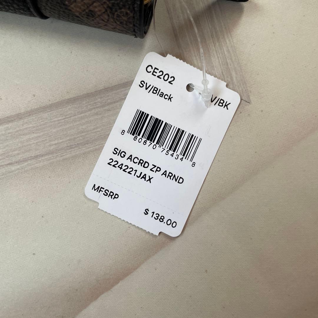 【新品・未使用】コーチ COACH 二つ折り財布 ホース＆キャリッジ