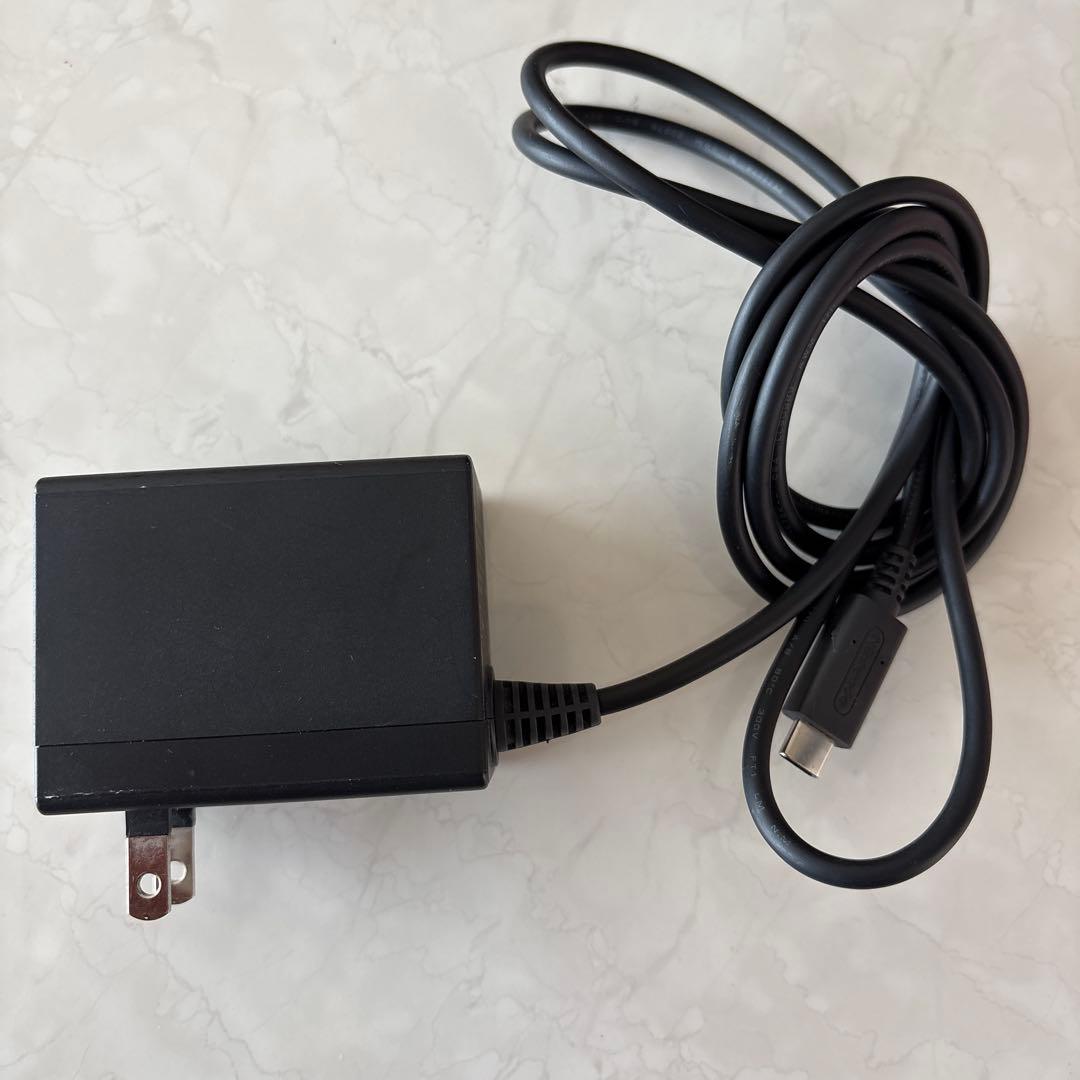 【美品】Nintendo Switch 本体【即発送】