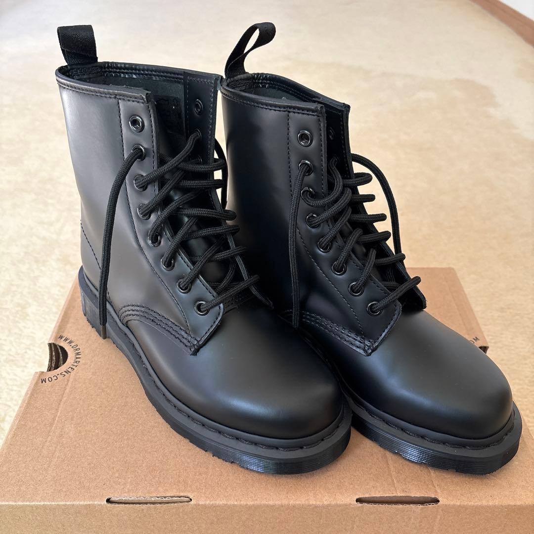 新品！Dr.Martens 8ホール1460 Mono-UK4ブラック