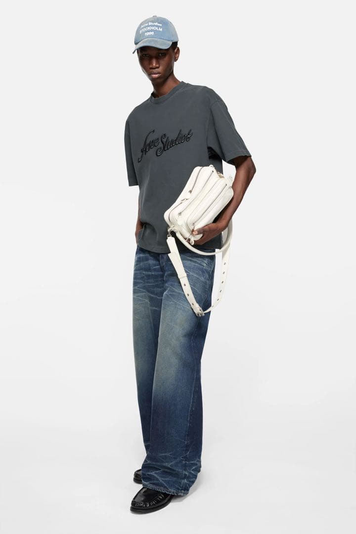 「TT！」Acne Studious ロゴTシャツ -