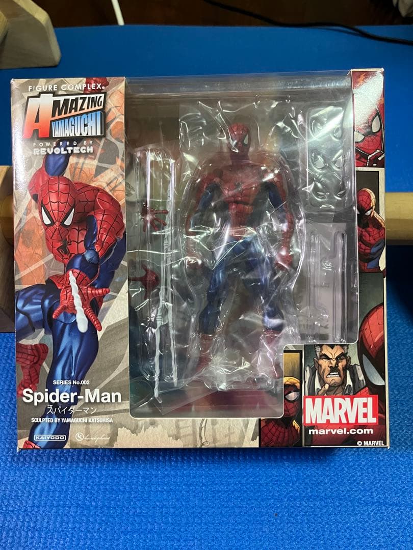 リボルテック スパイダーマン フィギュア